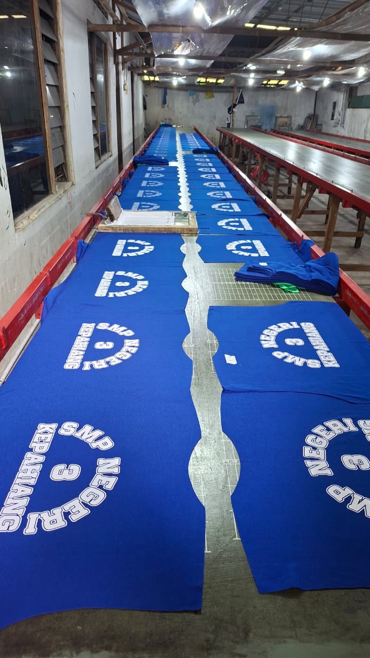Produksi Seragam Sekolah